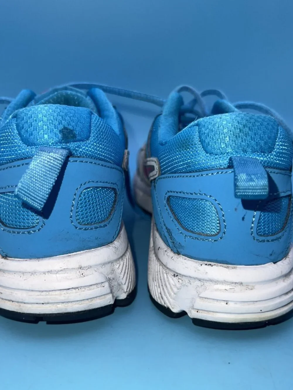 NIKE Dart 10 Athletic Shoes Size 5Y White Blue Pink 580463-008